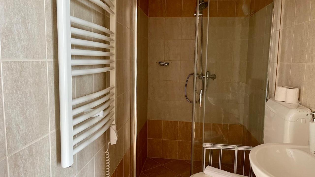 Gyula Vár Panoráma Apartman Exterior foto